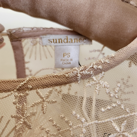 Sundance Lace Dress - Picture 10 of 12